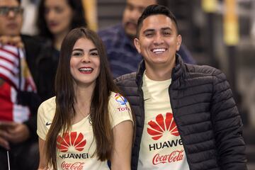 Así se vivió el ambiente previo al inicio del Clásico Nacional entre América y Chivas celebrado en el Estadio Azteca por la Jornada 10 de la Liga MX.