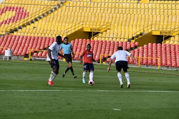 La Selección Colombia trabajó en el estadio El Campín en su tercer día de morfociclo convocado por Reinaldo Rueda. El DT dirigió la práctica de fútbol de los 26 jugadores que citó con el propósito de empezar a aplicar lo hecho los dos días anteriores.