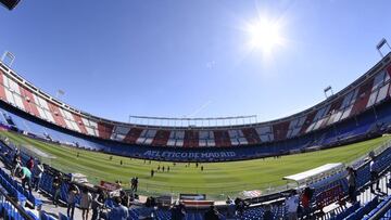 Tras 50 años, el Vicente Calderón se va. Hoy será su último partido oficial, ayer fue entrenamiento. Lo envolvía una mística especial.