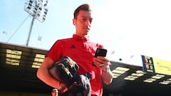 Man pleads guilty to attempted robbery of Özil and Kolasinac