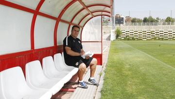 Sandoval posa para AS.