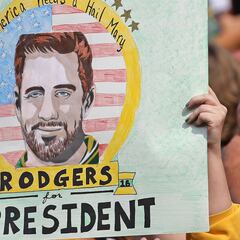 Aaron Rodgers calls out Biden's 'fake White House' after vaccine spat