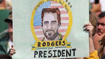 How did Aaron Rodgers respond to Joe Biden&#039;s criticism?