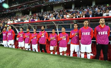 MOSCOW, RUSSIA - JUNE 18: The Chile team take part in their national anthem prior to the  FIFA Confederations Cup Russia 2017 Group B match between Cameroon and Chile at Spartak Stadium on June 18, 2017 in Moscow, Russia.  (Photo by Buda Mendes/Getty Images)