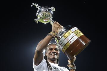 Nacional le rinde homenaje a Tréllez con la Copa Libertadores