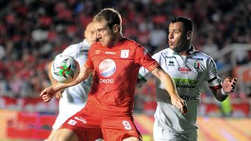 El delantero venezolano, Fernando Aristeguieta, señaló de “estúpidos” a los periodistas que hicieron eco de la versión que indicaba que cinco jugadores planearon la salida del ex DT del América.