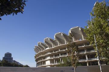 En este estado se encuentra actualmente el Nuevo Mestalla. El club valencianista iniciará trámites burocráticos para reanudar las obras, paralizadas desde 2009.