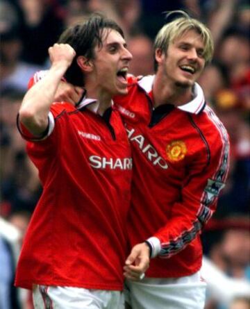 Gary Neville y David Beckham en 1999.