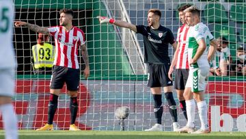 N&uacute;&ntilde;ez, con Ezkieta y Vesga ante el Elche.