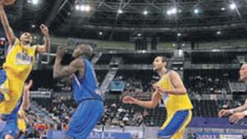 <b>RECITAL. </b>Canastas fáciles para el equipo colegial, ante un rival que flojeó en defensa.