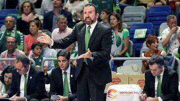 Joan Plaza, en su último partido como entrenador del Unicaja.