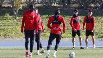 Sadiq, durante un entrenamiento del Almería