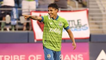 El peruano tom&oacute; de vuelta el liderato de la tabla de goleo despu&eacute;s de marcar dos tantos en la goleada de 2-6 de sus Sounders ante los Portland Timbers.