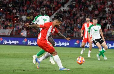 Aprobados y suspensos del Almería: solidez, rabia y pólvora