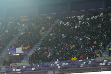 España roza el milagro ante Inglaterra bajo el diluvio