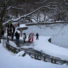 Clima en EE UU: Nueva York bajo alerta por tormenta invernal, nieve, caos en carreteras y riesgo de cortes