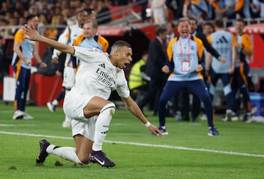 1-1. Kylian Mbappé celebra el primer g