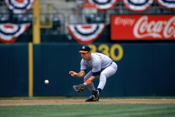 De 1977 a 1996 cubrió las paradas cortas de los Tigers y fue elegido en seis ocasiones al All-Star Game, con cuatro Guantes de Oro y tres Bates de Plata.