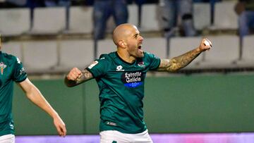 Jon Garc¨ªa, central del Racing de Ferrol, apuesta por el playoff.
