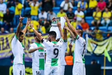 Emotivo homenaje a Reyes de sus compañeros del Extremadura.