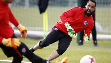 Bravo volverá a titularidad de Chile ante Australia