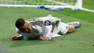 Soccer Football - LaLiga - Real Madrid v Valencia - Santiago Bernabeu, Madrid, Spain - April 5, 2025 Real Madrid's Kylian Mbappe reacts REUTERS/Juan Medina