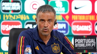 Braga (Portugal), 26/09/2022.- Spain's head coach Luis Enrique speaks during a press conference in Braga, Portugal, 26 September 2022. Spain will face Portugal in their UEFA Nations League soccer match on 27 September 2022. (España) EFE/EPA/HUGO DELGADO