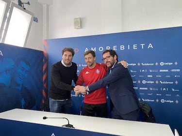 El Amorebieta presenta a Mujika con un ambiente de funeral