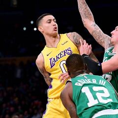 ¡'Kuzmanía'! El rookie explota en el último cuarto ante los Celtics