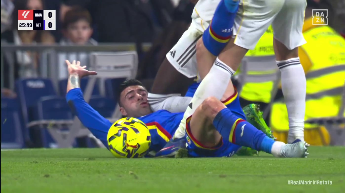 Las polémicas de la jornada 26 de LaLiga EA Sports; todos los penaltis, expulsiones y jugadas controvertidas