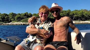 Los Beckham celebran sus 25 años de amistad con Elton John.