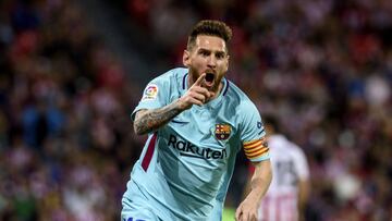 GRA348. Bilbao, 28/10/2017.- El delantero argentino del FC Barcelona, Leo Messi, celebra el primer gol del equipo blaugrana durante el encuentro correspondiente a la décima jornada de primera división que disputan esta noche frente al Athletic en el estadio de San Mamés, en Bilbao. EFE/Javier Zorilla.