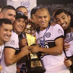 Otálvaro y Arias, campeones con Olimpia en Paraguay