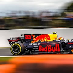Carlos Sainz busca escapar de la ‘batidora’ Red Bull