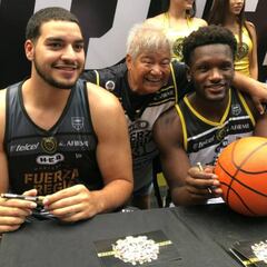 Fuerza Regia arma fiesta en su presentación oficial