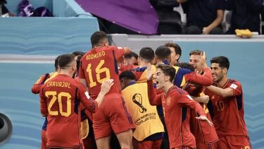 AL KHOR, QATAR - NOVEMBER 27: Alvaro Morata (7) of Spain celebrates after scoring a goal during the FIFA World Cup Qatar 2022 Group E match between Spain and Germany at Al Bayt Stadium on November 27, 2022 in Al Khor, Qatar. (Photo by Mohammed Dabbous/Anadolu Agency via Getty Images)