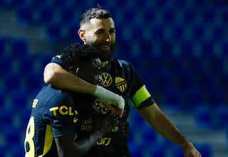 Roger y Bergwijn brillan por Benzema