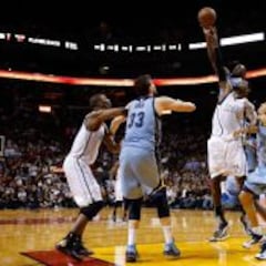 Solo Lebron James dobla la mano a Marc Gasol
