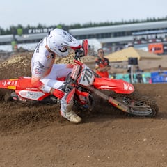 Una caída arruina el GP 100 a Fernández