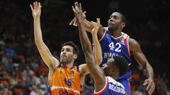 18/10/19 BALONCESTO EUROLIGA 
 VALENCIA BAKSET - ANADOLU EFES 
 FERNANDO SAN EMETERIO
 DUNSTON