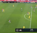La polémica en Los Cármenes: gol anulado y posible penalti a Luuk De Jong, roja a Gavi...
