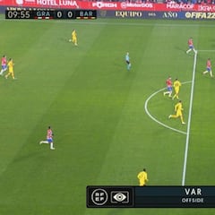 La polémica en Los Cármenes: gol anulado y posible penalti a Luuk De Jong, roja a Gavi...