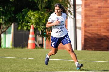 La Roja Femenina realizó su tercer día de entrenamientos en la cancha del Colegio Colombo Británico de Cali. En la primera jornada del Grupo A tendrá descanso.