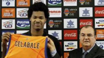 El Valencia Basket present&oacute; este martes a Mickael Gelabale como nuevo jugador del club para lo que queda de temporada.