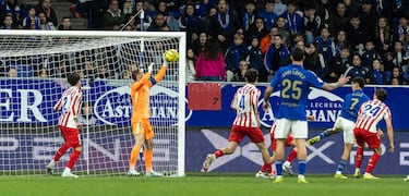 El Atlético sufrió mucho para llevarse la victoria en El Tartiere. El Oviedo apretó la meta rojiblanca, pero ahí emergió la figura de un Oblak que completó seis paradas para mantener su portería a cero.