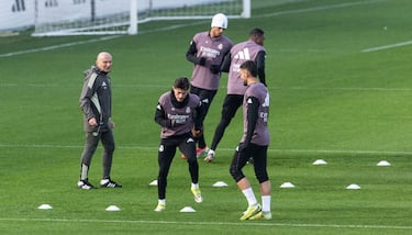 Así es el cuerpo técnico de Arbeloa: Pintus, Llopis, los Carmonas, el doctor Mihic...