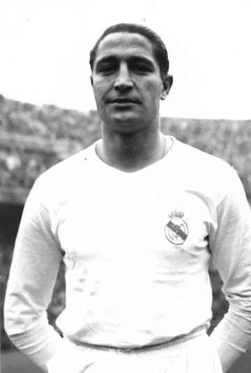 Jugó con el Real Madrid desde 1950 hasta 1957. Con el Espanyol jugó una única temporada la 49/50.