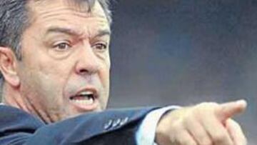 <b>PREOCUPADO. </b>Ferrando cree que deben esforzarse más que otros equipos para marcar goles.