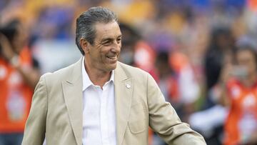 Tomás Boy incorpora a su hijo al banquillo de Chivas