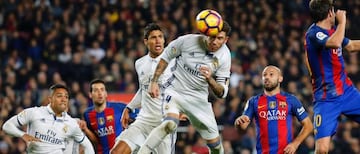 Ramos heads home in the Clásico